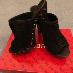 **NEW** Guess Victorian Peep Toe Mules